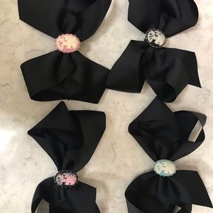 Four handmade skeleton cameo bows nwot